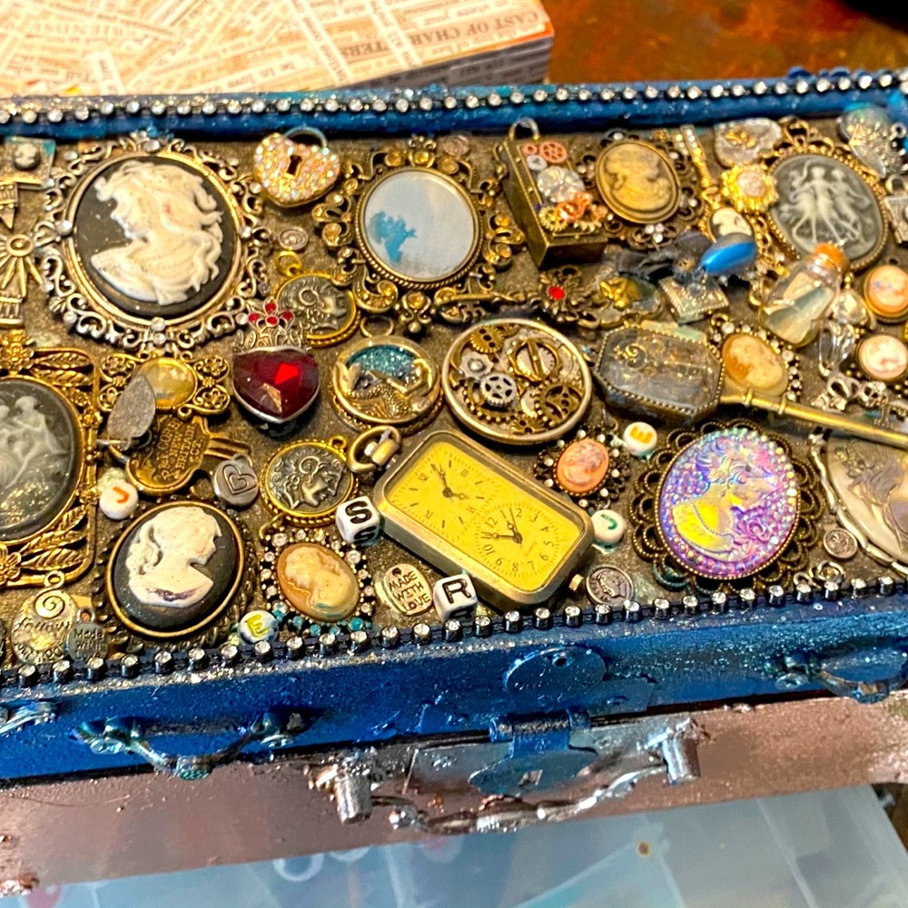 Custom jewelry box